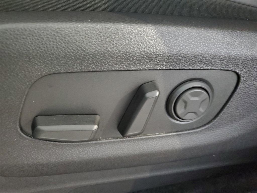 used 2024 Kia Carnival car, priced at $38,849
