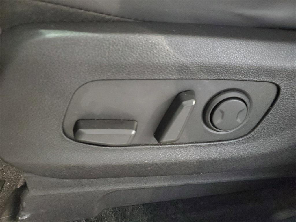 used 2023 Kia Carnival car, priced at $25,649