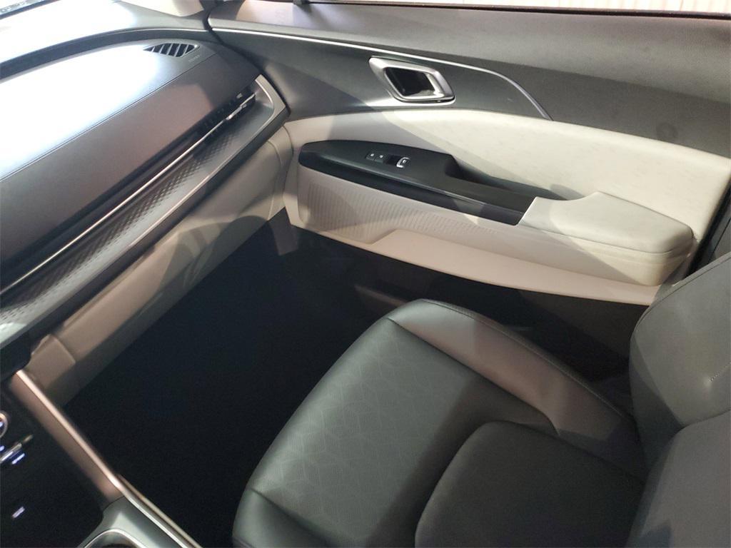 used 2023 Kia Carnival car, priced at $25,649