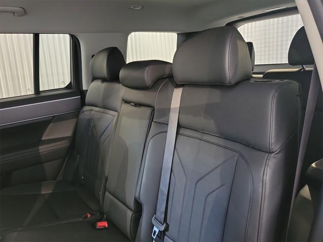 used 2024 Hyundai Santa Fe car, priced at $28,899