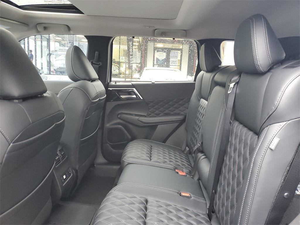 new 2025 Mitsubishi Outlander PHEV car, priced at $48,642
