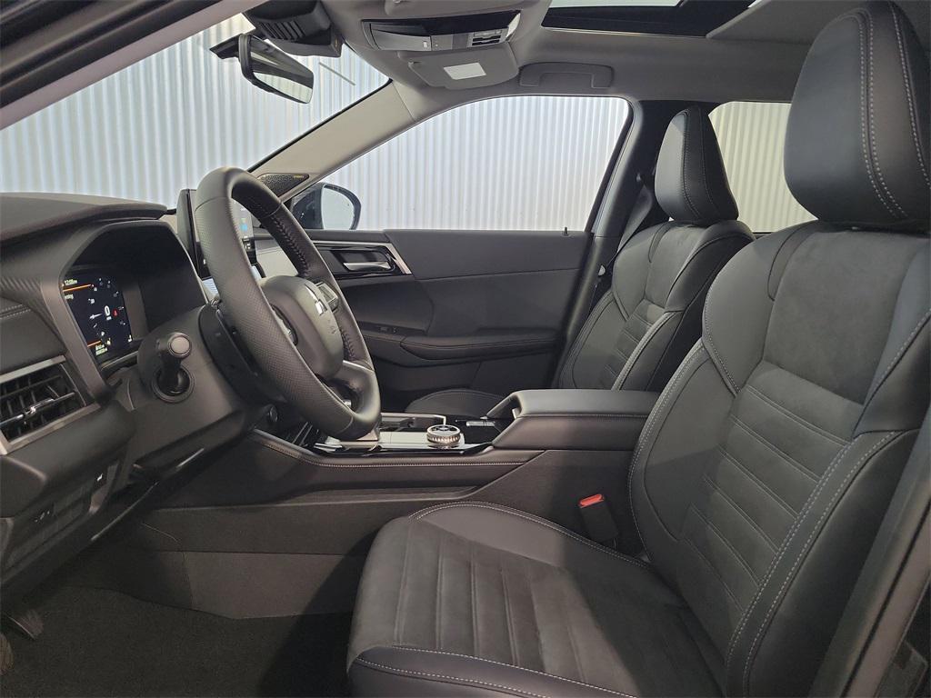 new 2025 Mitsubishi Outlander car, priced at $39,295