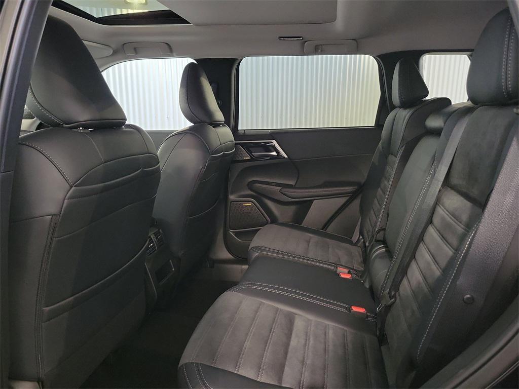 new 2025 Mitsubishi Outlander car, priced at $39,295