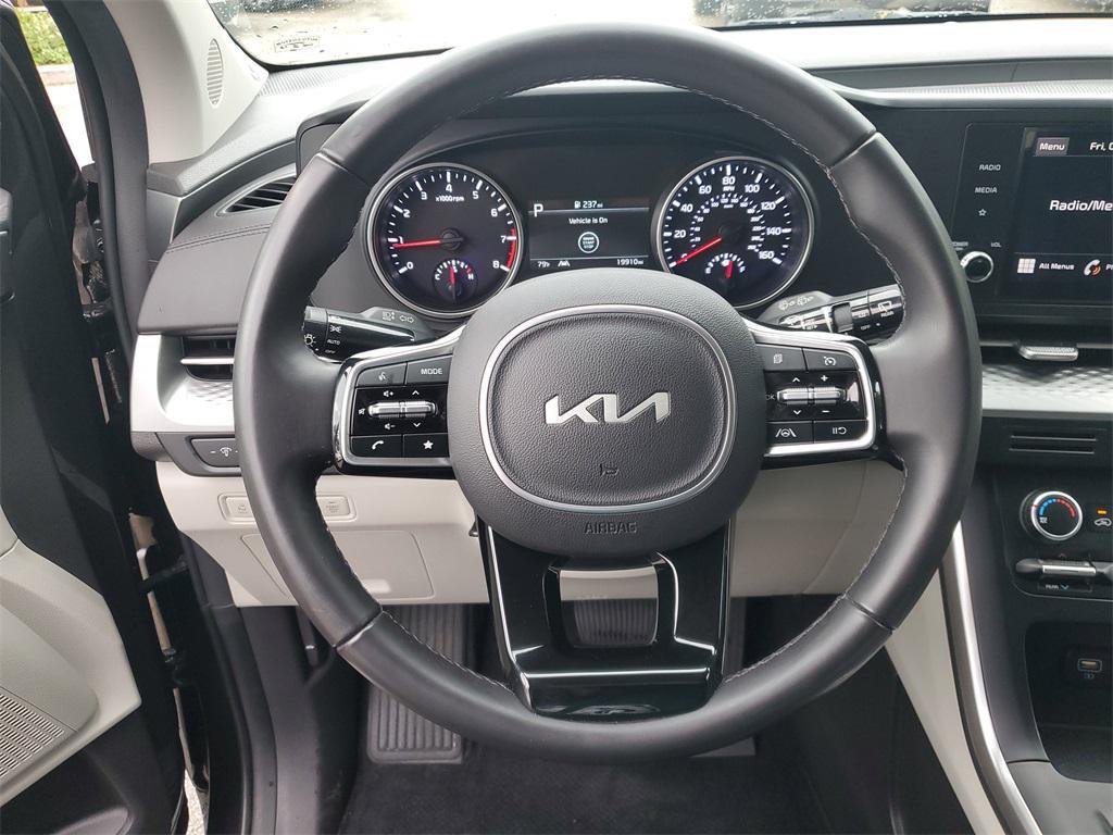 used 2023 Kia Carnival car, priced at $28,299