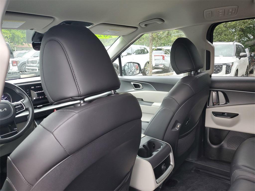 used 2023 Kia Carnival car, priced at $28,299