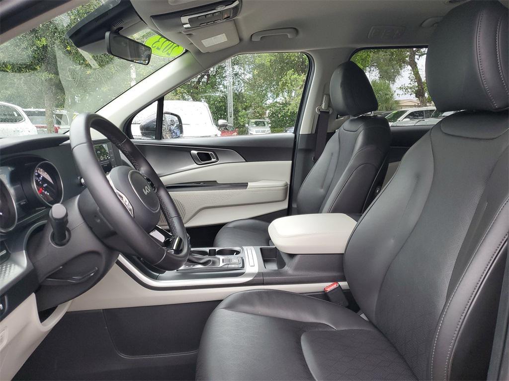 used 2023 Kia Carnival car, priced at $28,299