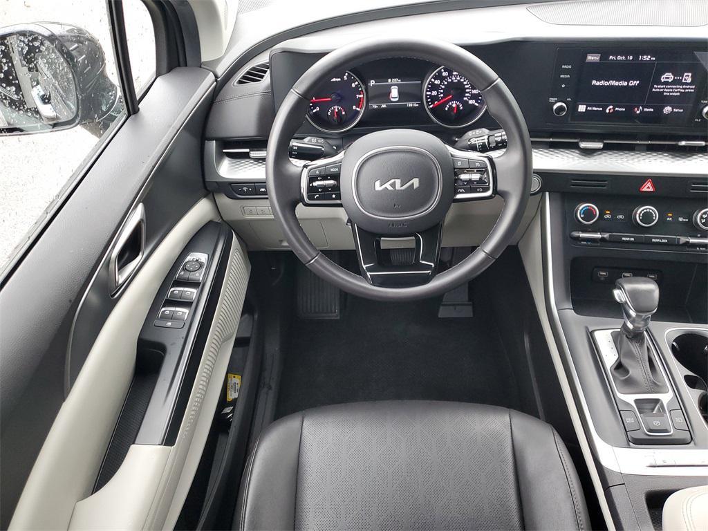 used 2023 Kia Carnival car, priced at $28,299