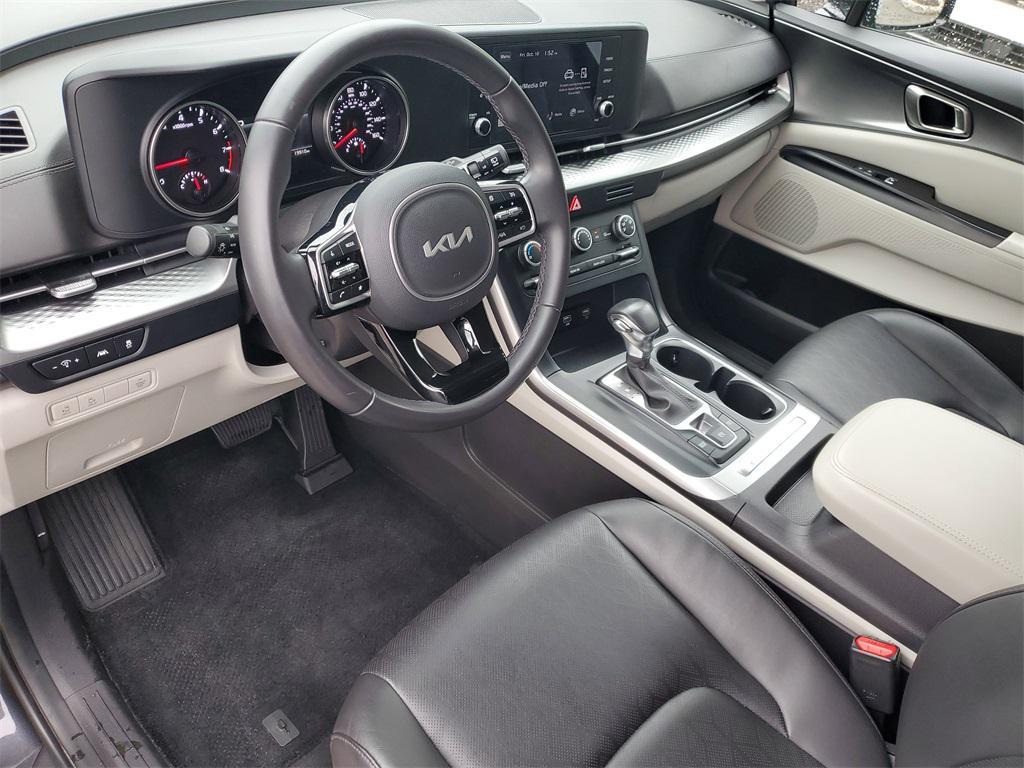 used 2023 Kia Carnival car, priced at $28,299
