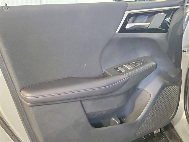 new 2025 Mitsubishi Outlander PHEV car, priced at $42,615