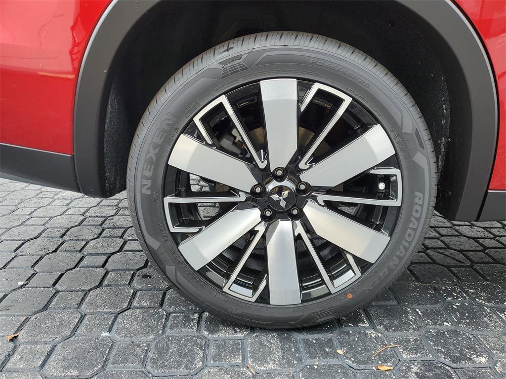 new 2025 Mitsubishi Outlander car, priced at $38,538