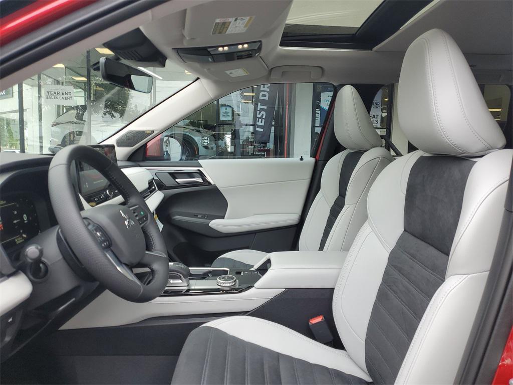 new 2025 Mitsubishi Outlander car, priced at $38,538