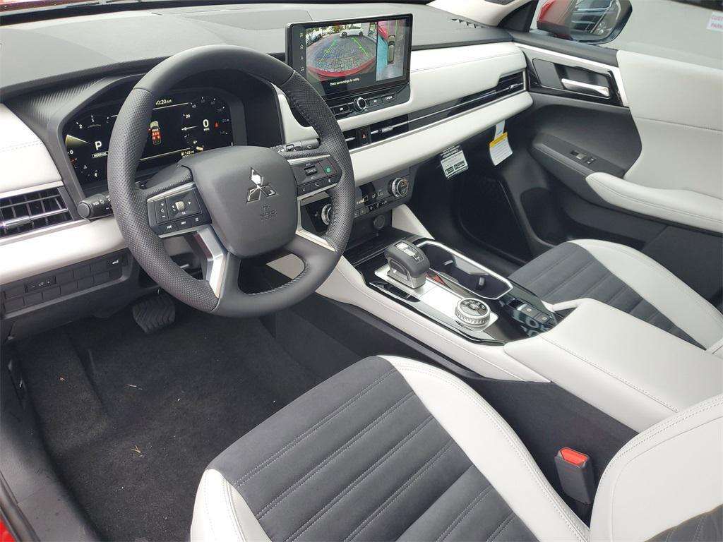 new 2025 Mitsubishi Outlander car, priced at $38,538