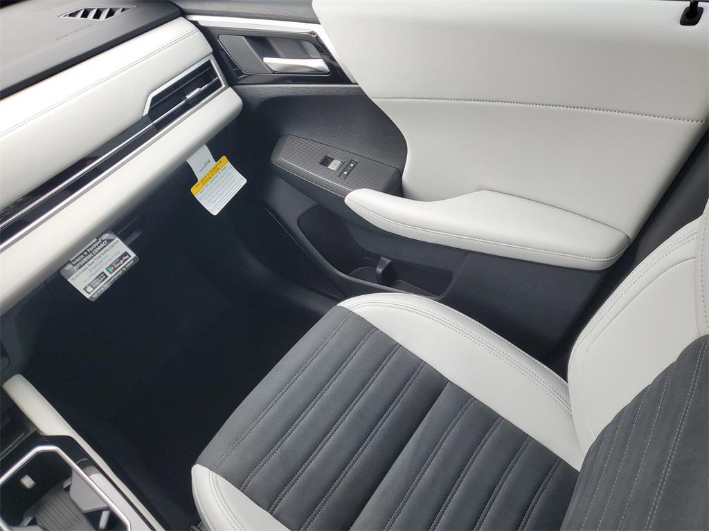 new 2025 Mitsubishi Outlander car, priced at $38,538