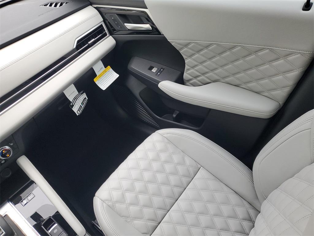 new 2025 Mitsubishi Outlander PHEV car, priced at $49,172