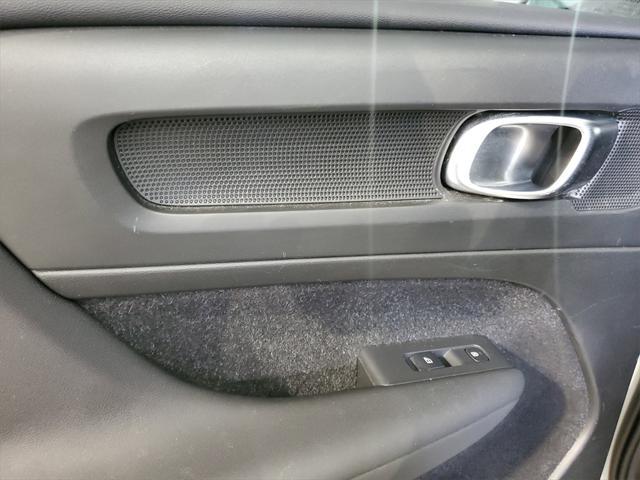 used 2021 Volvo XC40 car, priced at $24,799