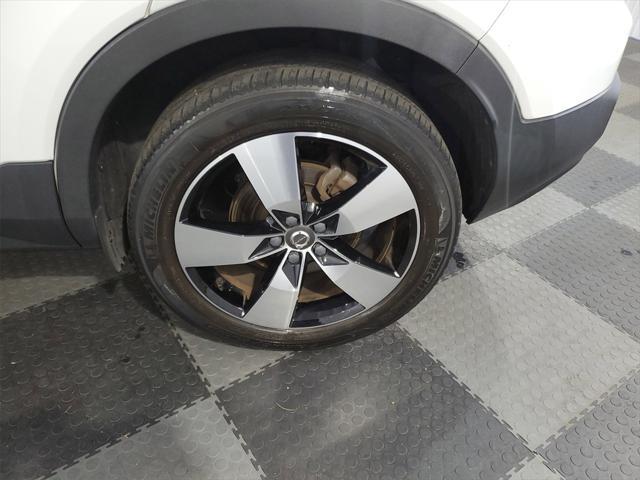used 2021 Volvo XC40 car, priced at $24,799