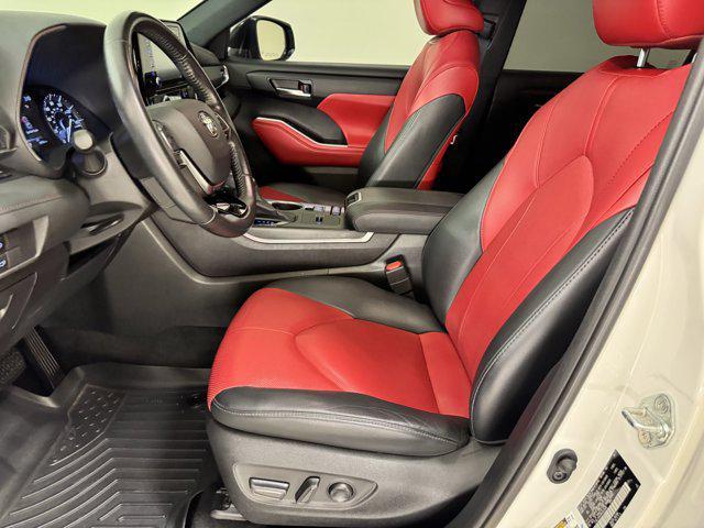 used 2021 Toyota Highlander car, priced at $35,999