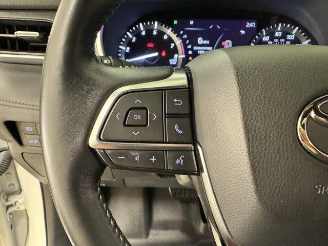 used 2021 Toyota Highlander car, priced at $35,999