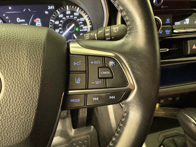 used 2021 Toyota Highlander car, priced at $35,999
