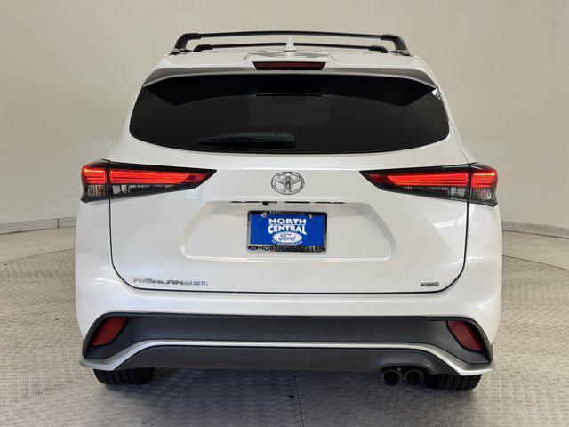 used 2021 Toyota Highlander car, priced at $35,999