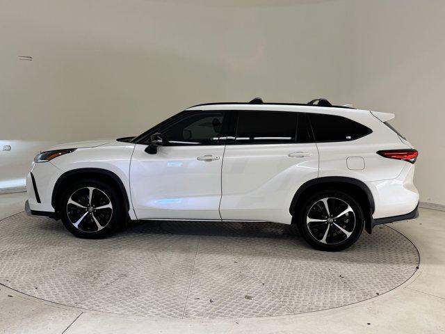 used 2021 Toyota Highlander car, priced at $35,999