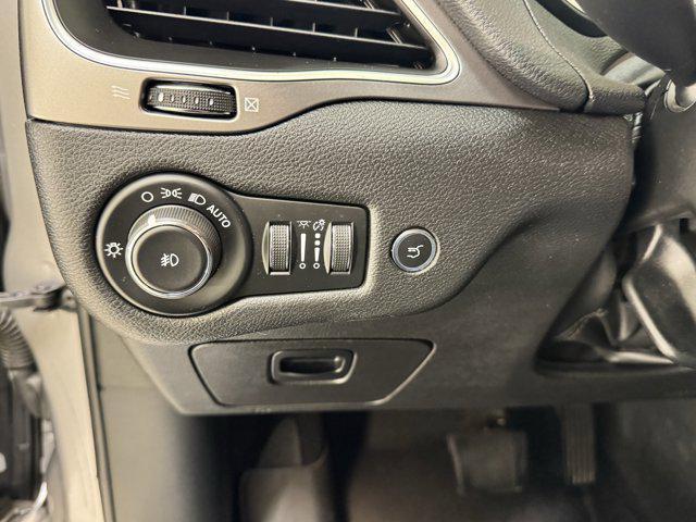 used 2019 Jeep Cherokee car, priced at $9,799