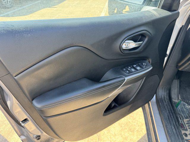 used 2019 Jeep Cherokee car, priced at $9,799