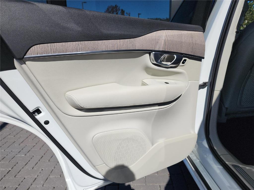 used 2024 Volvo XC90 Recharge Plug-In Hybrid car, priced at $55,987