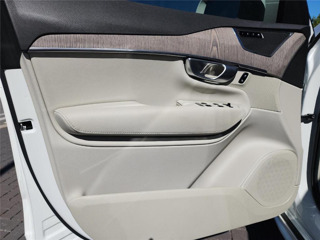 used 2024 Volvo XC90 Recharge Plug-In Hybrid car, priced at $55,987