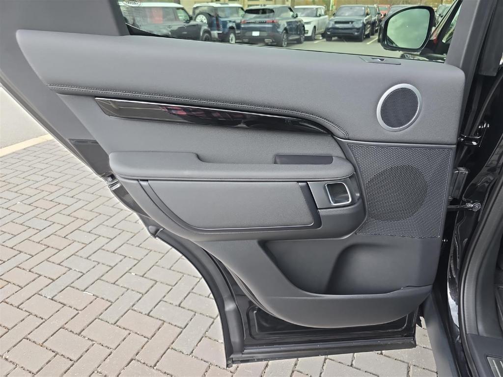 new 2025 Land Rover Discovery car, priced at $72,028