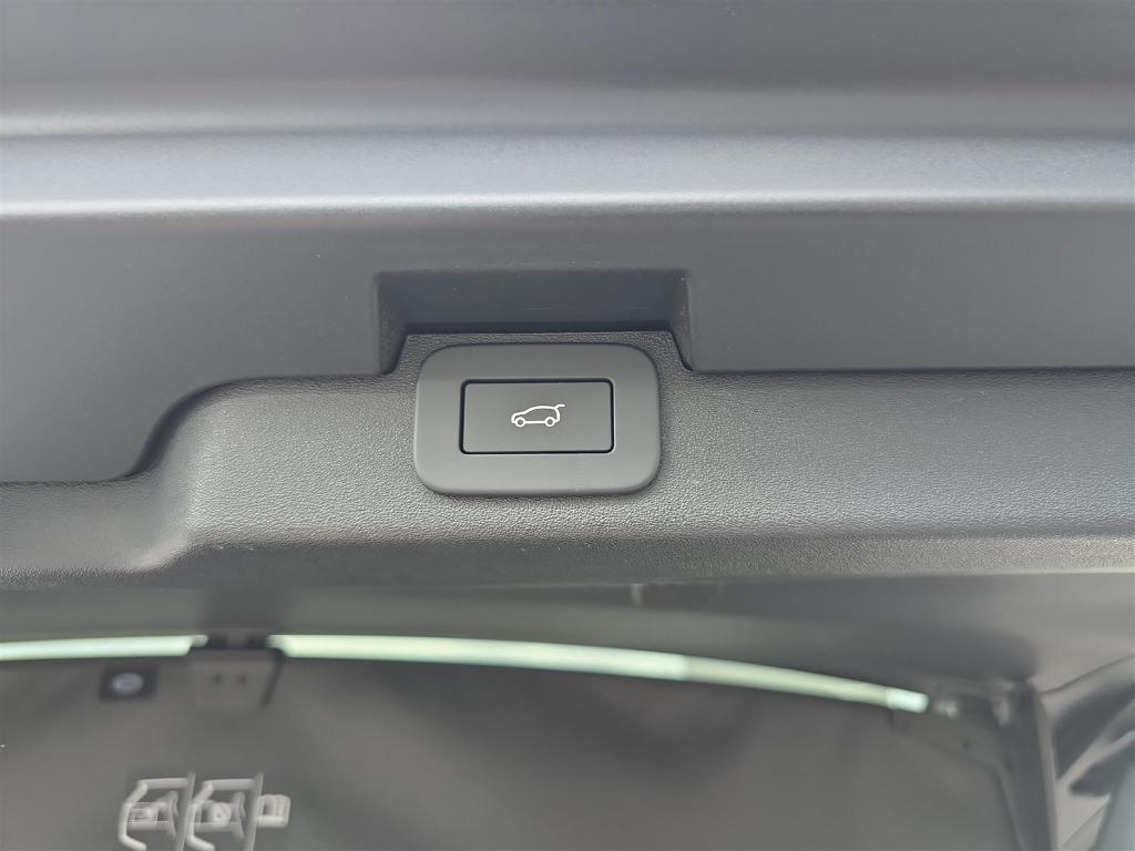 new 2025 Land Rover Discovery car, priced at $72,028