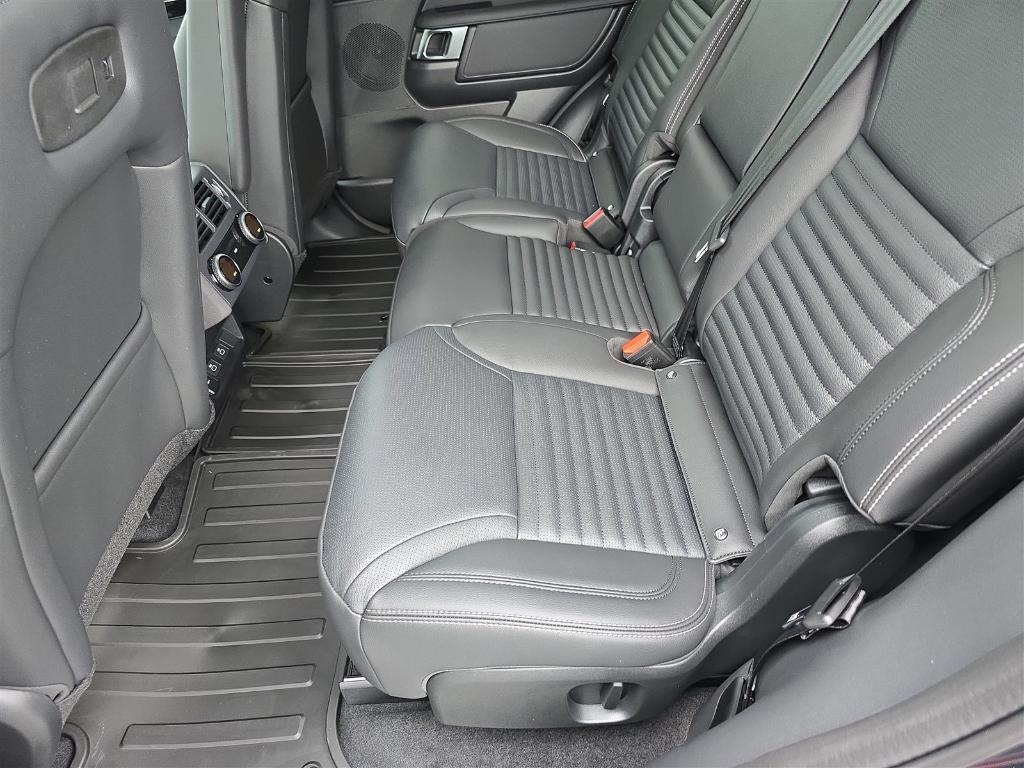 new 2025 Land Rover Discovery car, priced at $72,028