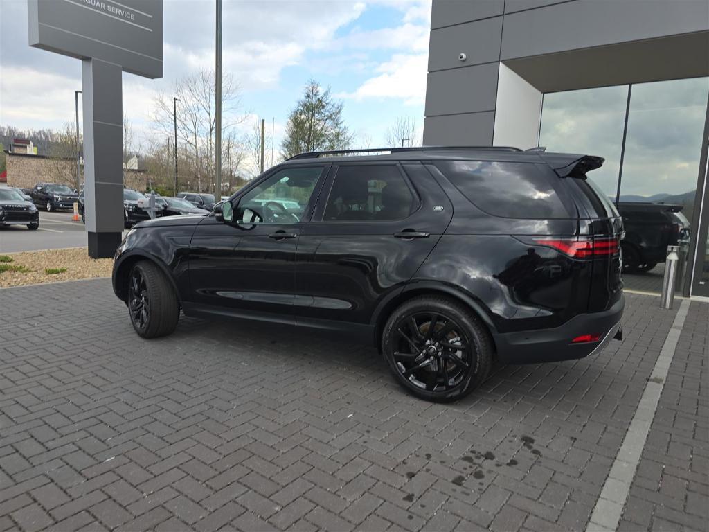 new 2025 Land Rover Discovery car, priced at $72,028