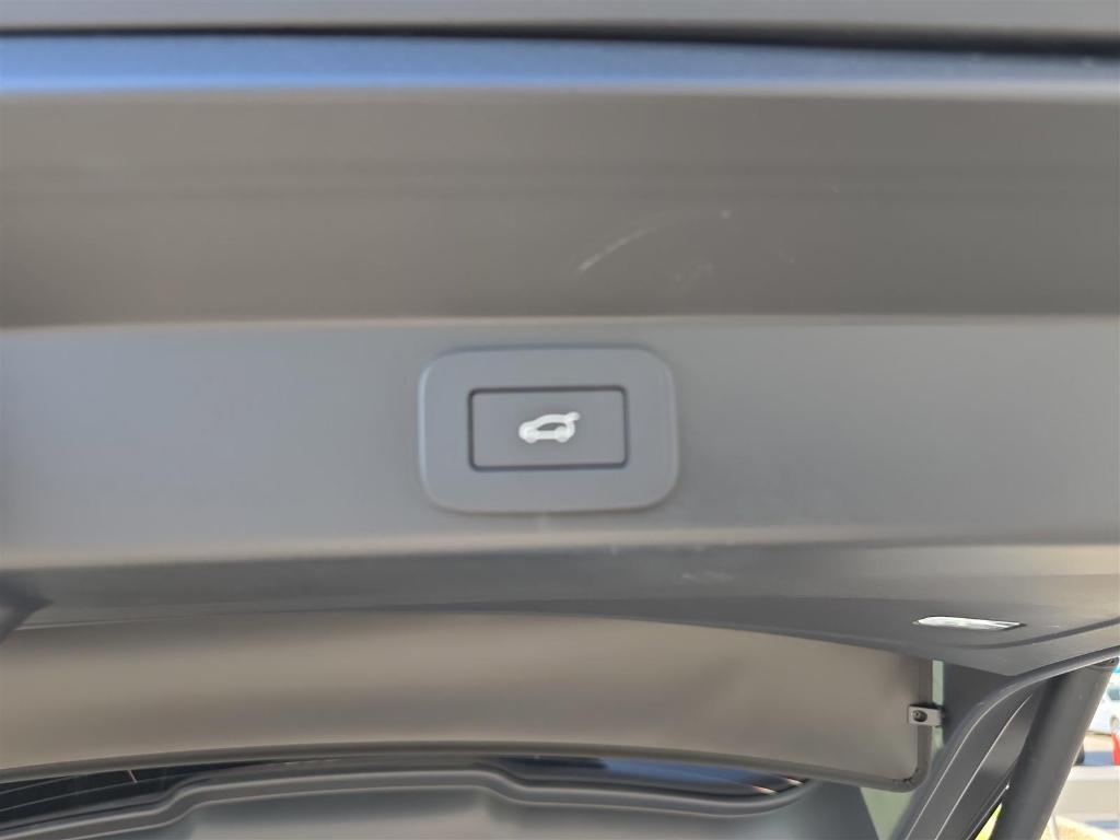 new 2025 Land Rover Range Rover Sport car, priced at $115,865