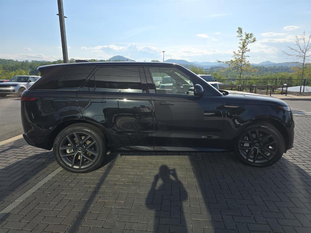new 2025 Land Rover Range Rover Sport car, priced at $115,865