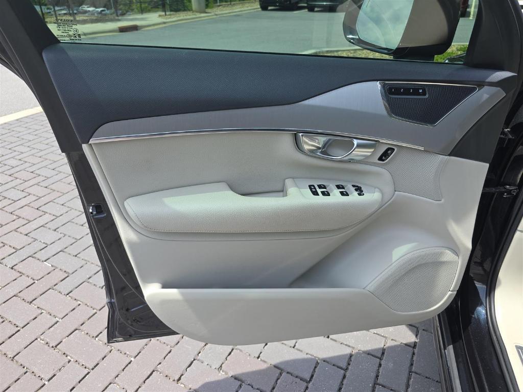 used 2022 Volvo XC90 car, priced at $34,888