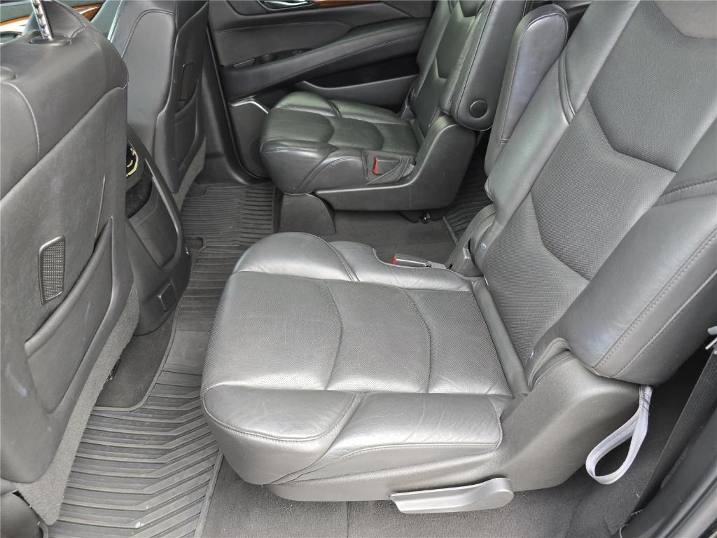 used 2019 Cadillac Escalade ESV car, priced at $34,637