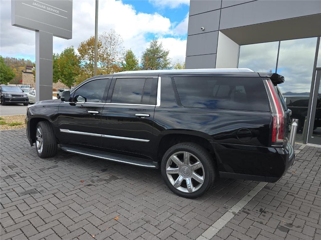 used 2019 Cadillac Escalade ESV car, priced at $34,637