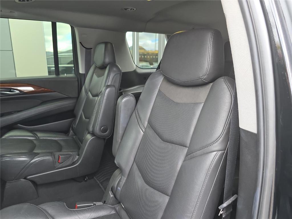 used 2019 Cadillac Escalade ESV car, priced at $34,637