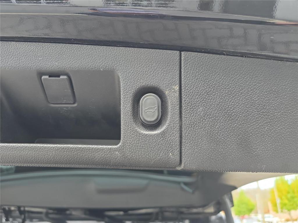 used 2019 Cadillac Escalade ESV car, priced at $34,637