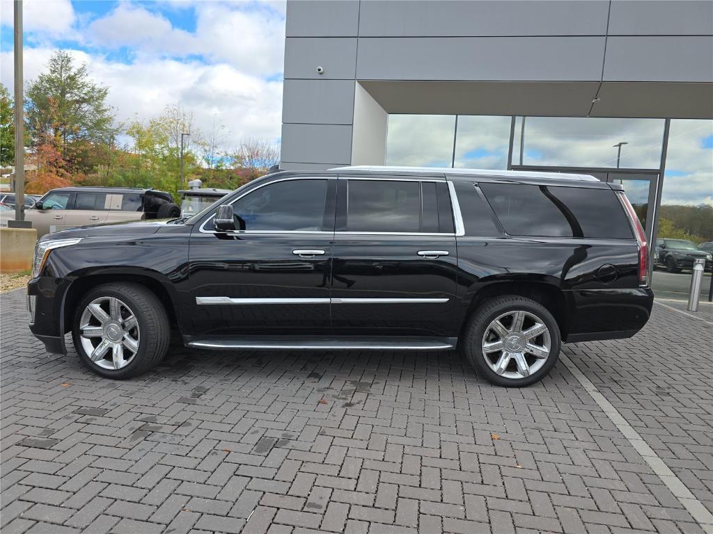 used 2019 Cadillac Escalade ESV car, priced at $34,637