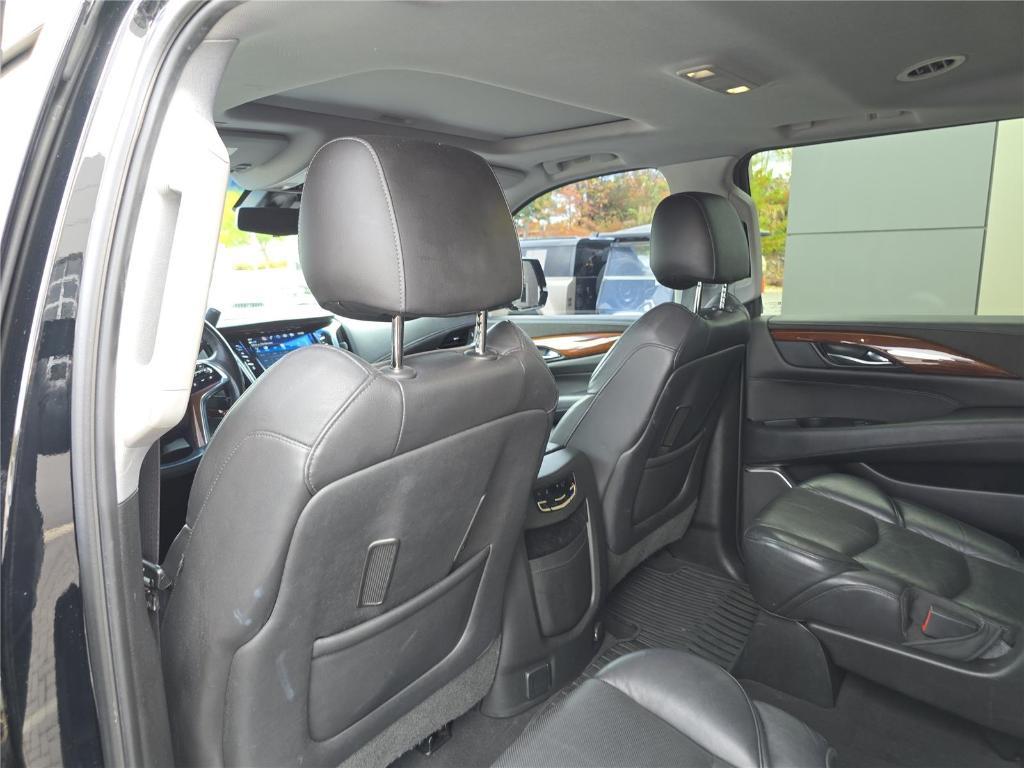 used 2019 Cadillac Escalade ESV car, priced at $34,637