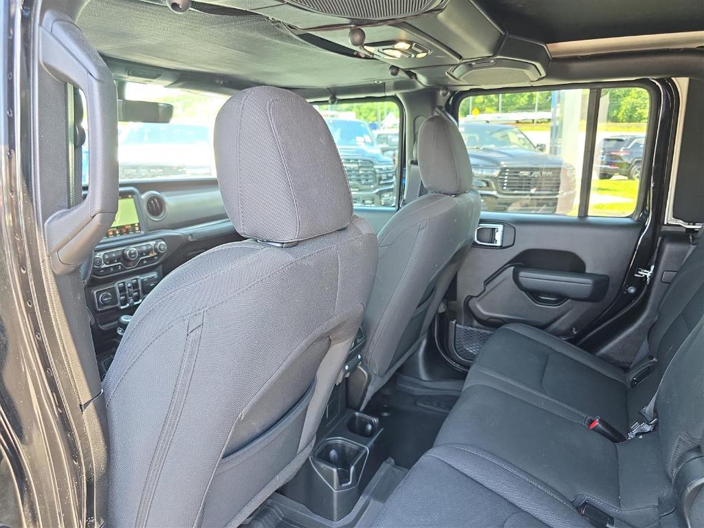 used 2022 Jeep Gladiator car, priced at $33,974
