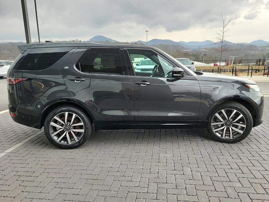 used 2024 Land Rover Discovery car, priced at $53,978