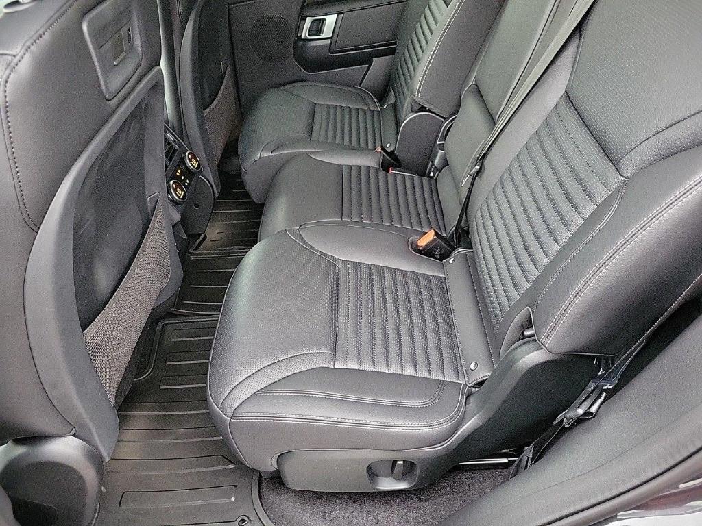 used 2024 Land Rover Discovery car, priced at $53,978