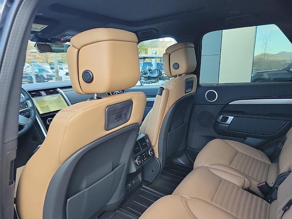 new 2025 Land Rover Discovery car, priced at $78,175