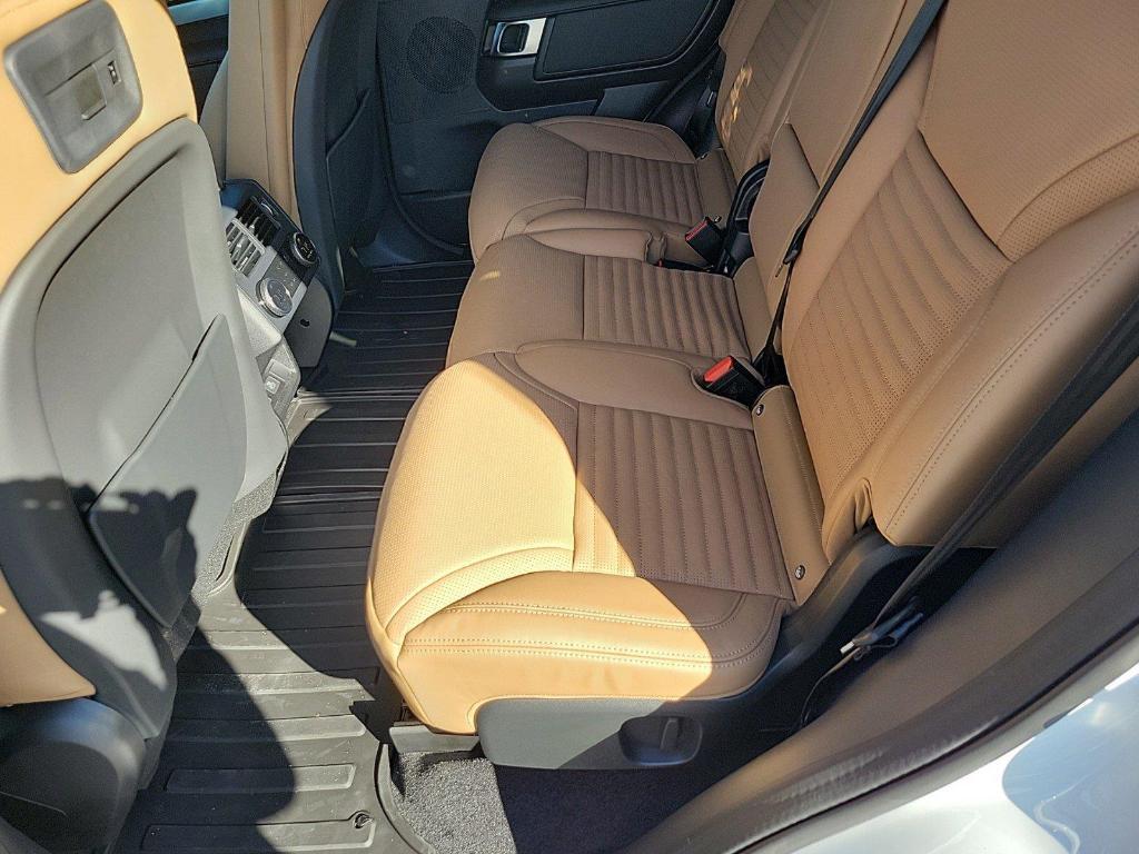 new 2025 Land Rover Discovery car, priced at $80,525