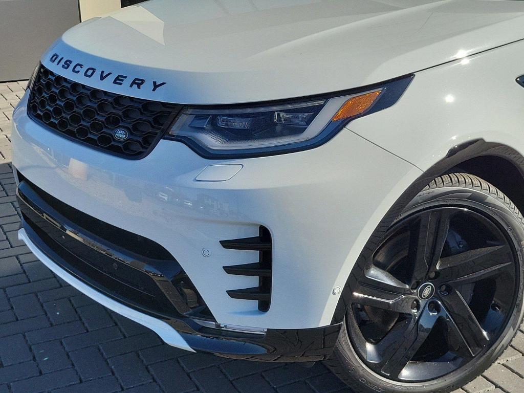 new 2025 Land Rover Discovery car, priced at $80,525