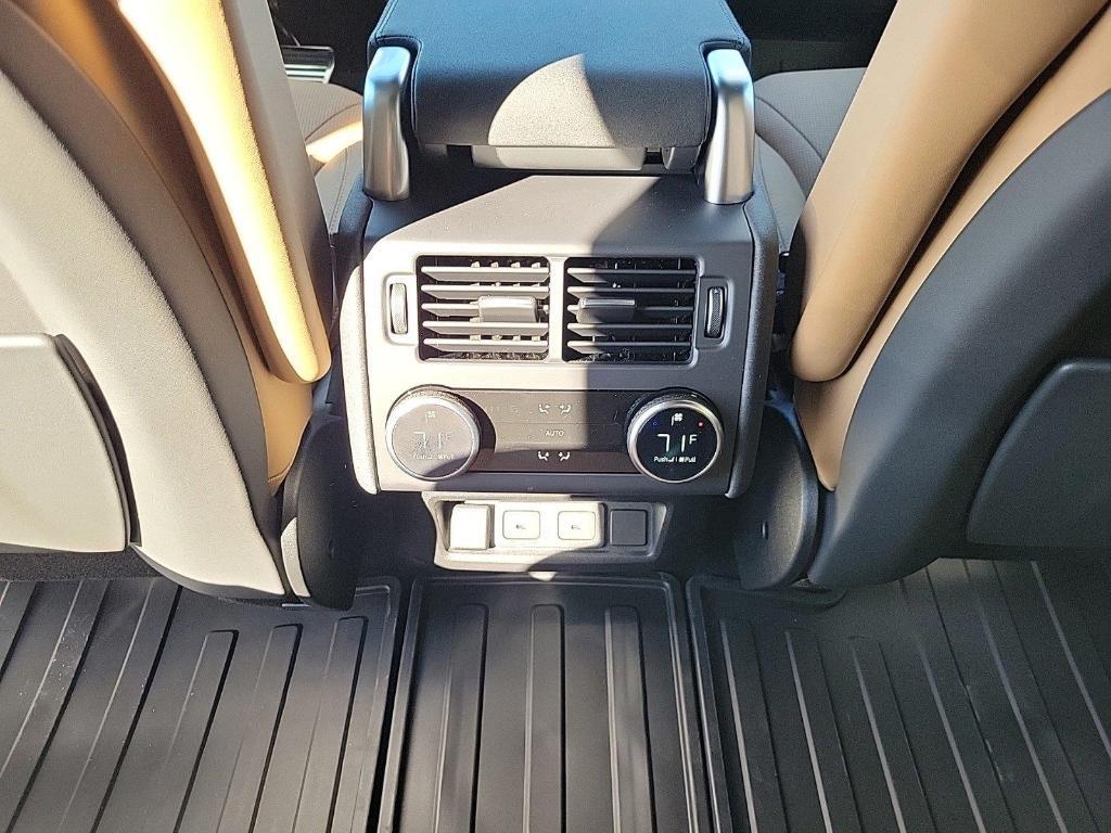 new 2025 Land Rover Discovery car, priced at $80,525