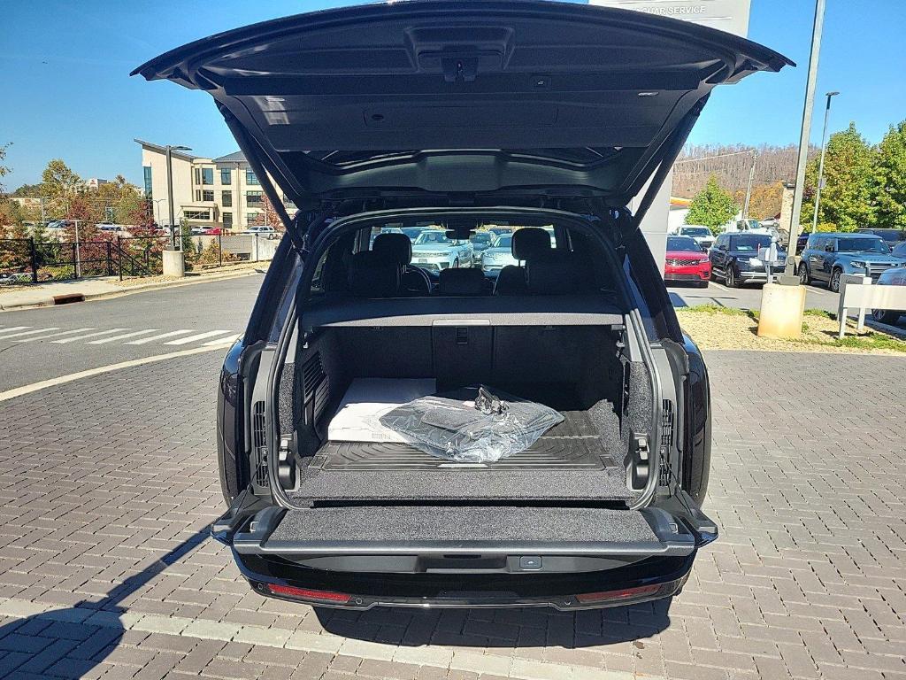 new 2025 Land Rover Range Rover car, priced at $161,265